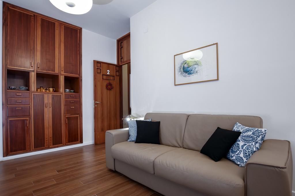 Starhost - Golden Apartments Салерно Екстериор снимка