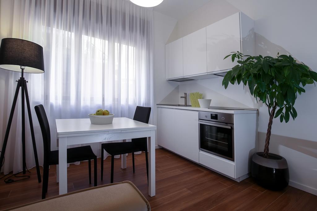 Starhost - Golden Apartments Салерно Екстериор снимка