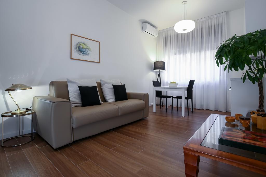 Starhost - Golden Apartments Салерно Екстериор снимка