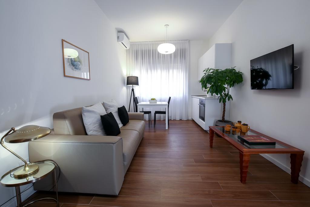 Starhost - Golden Apartments Салерно Екстериор снимка